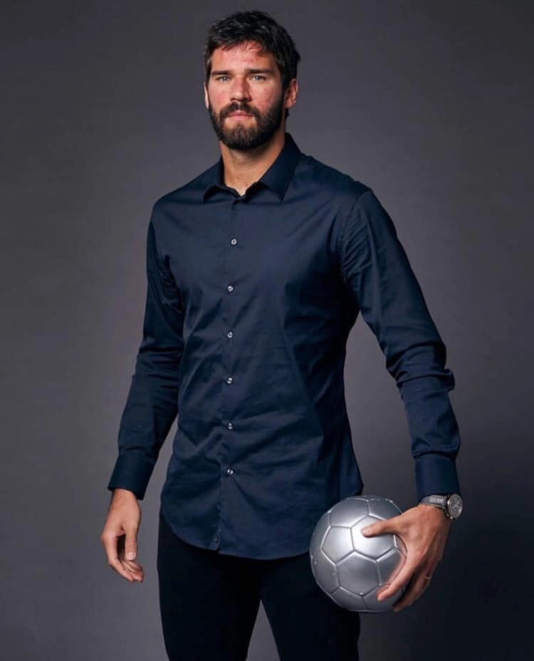 Alisson Becker vs PSG và những màn đối đầu tại Champions League