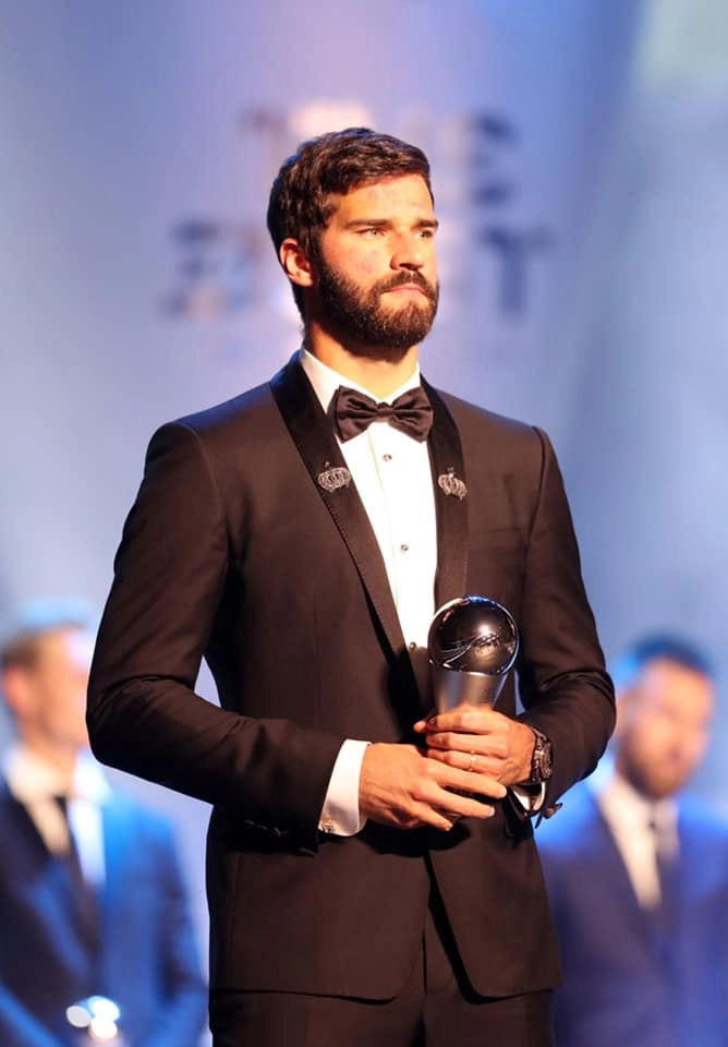 Alisson Becker transfer và những tin đồn chuyển nhượng