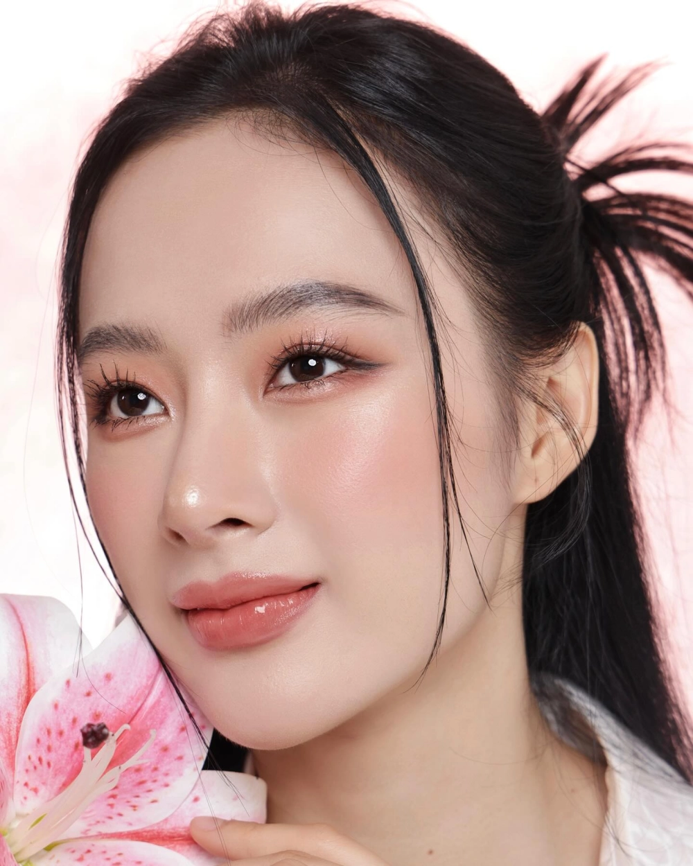 Angela Phương Trinh phim và những vai diễn ấn tượng từ khi còn là diễn viên nhí