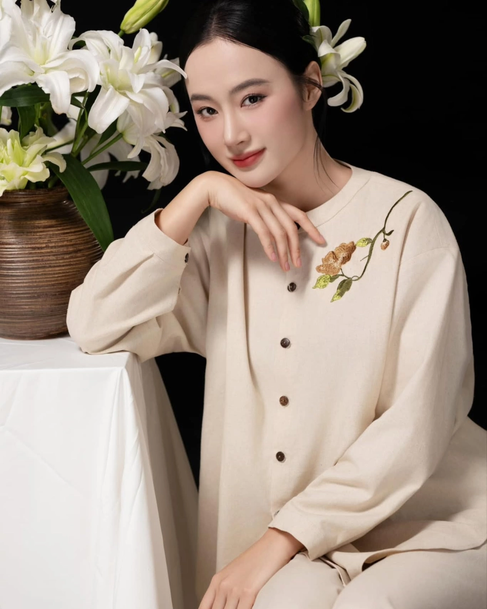 Angela Phương Trinh quê ở đâu cô sinh ra tại tỉnh An Giang