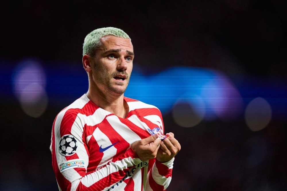 Antoine Griezmann haircut và mái tóc hồng đã thành thương hiệu