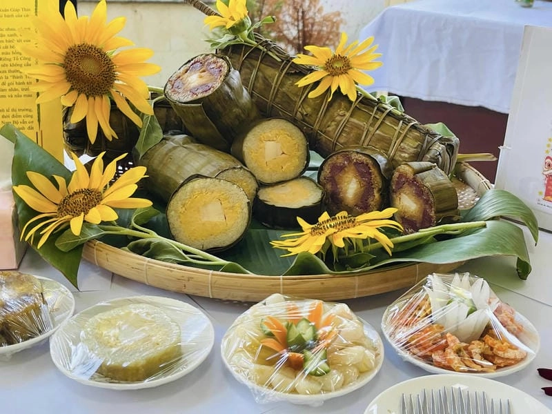 Cười sảng với bánh chưng bánh tét lễ hội