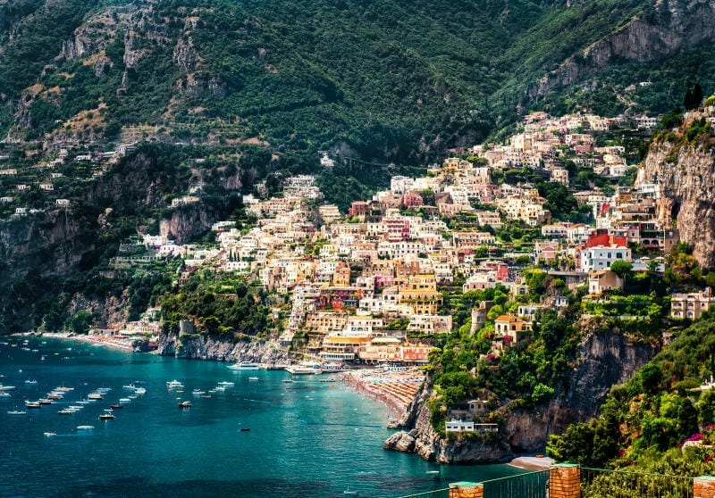 Khám phá lý do bờ biển Amalfi có sức hút đặc biệt