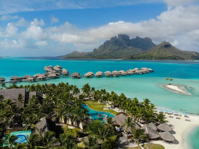 Cười sảng với Bora Bora du lịch