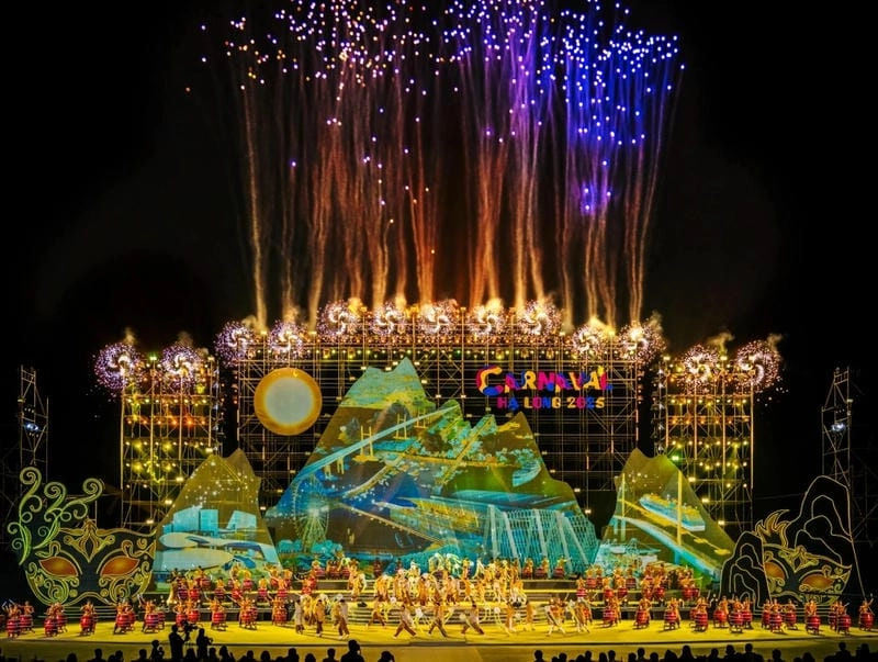 Cười sảng với Carnaval Hạ Long truyền thống