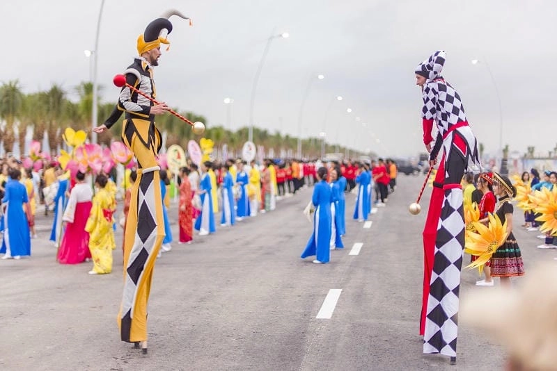 Cùng du ngoạn Carnaval Hạ Long đa sắc màu