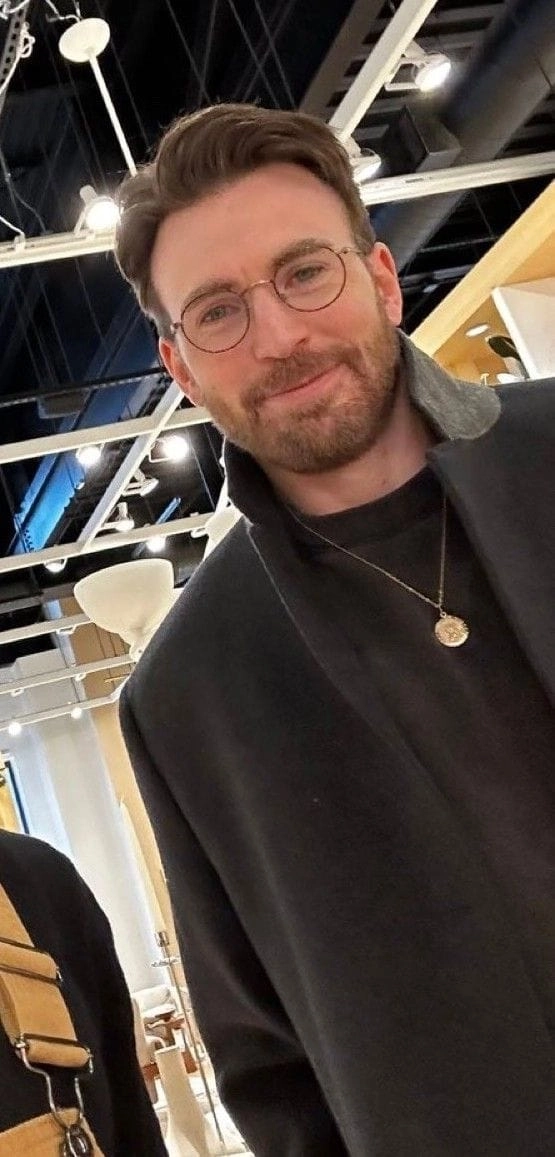 Chris Evans height và chiều cao 1m83 của Đội trưởng Mỹ