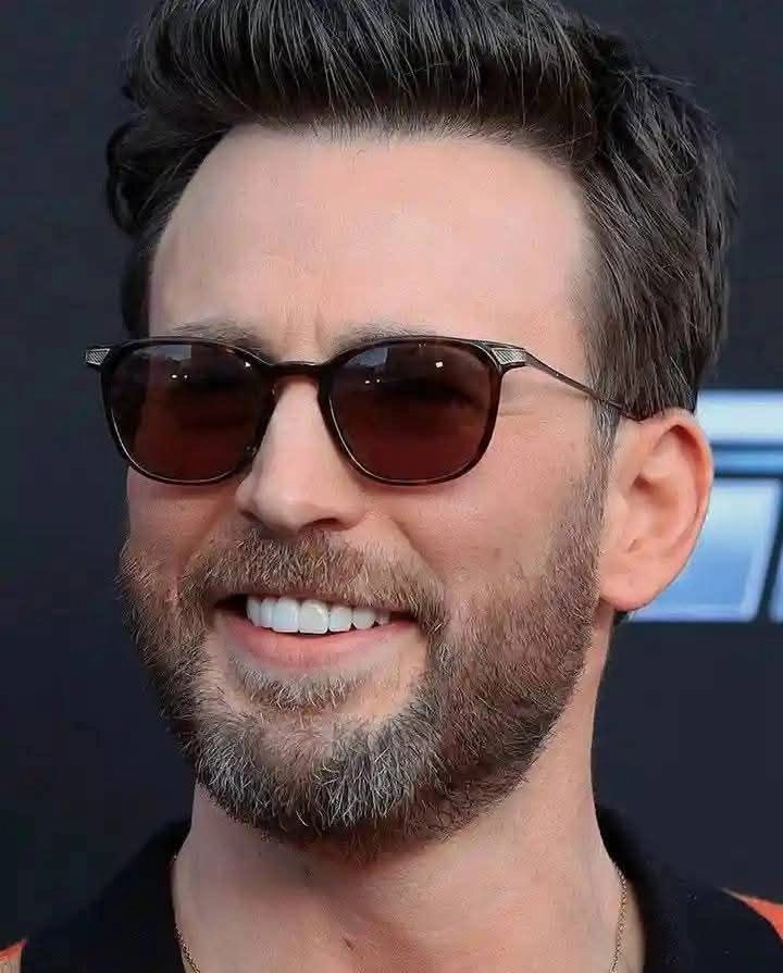 Chris Evans (diễn viên) và vai diễn Captain America huyền thoại