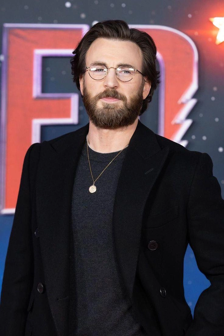 Chris Evans spouse (vợ/chồng) và người vợ xinh đẹp Alba Baptista