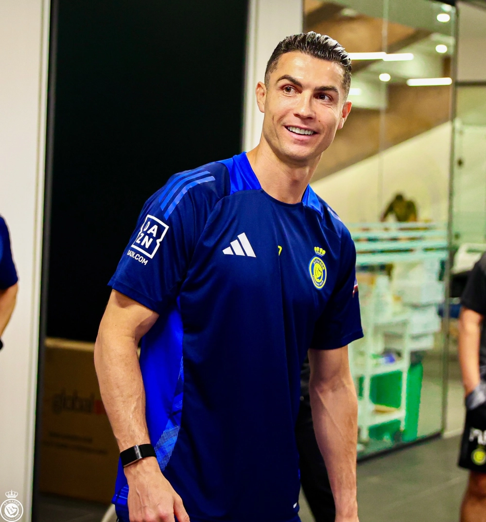 Cristiano Ronaldo net worth và khối tài sản khổng lồ của siêu sao