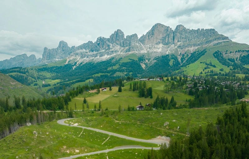 Sưu tầm những bức dãy núi Alps 4k