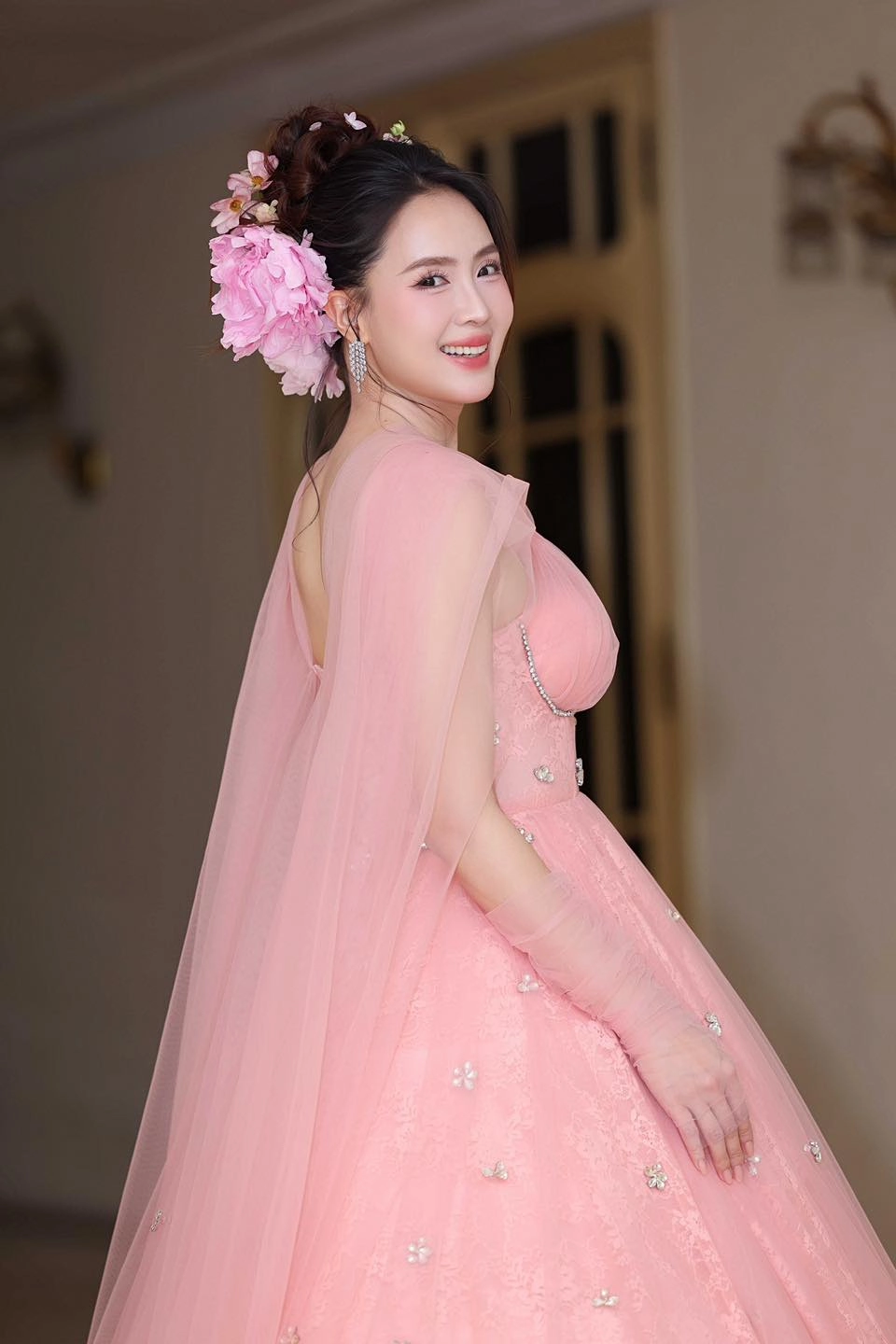 Diễn viên Hồng Diễm và những vai diễn hiền lành, cam chịu lấy nước mắt
