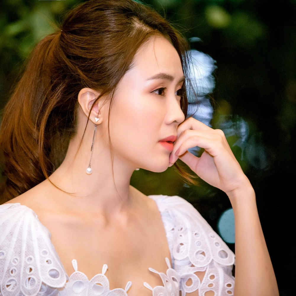 Hồng Diễm phim và những bộ phim truyền hình giờ vàng ăn khách