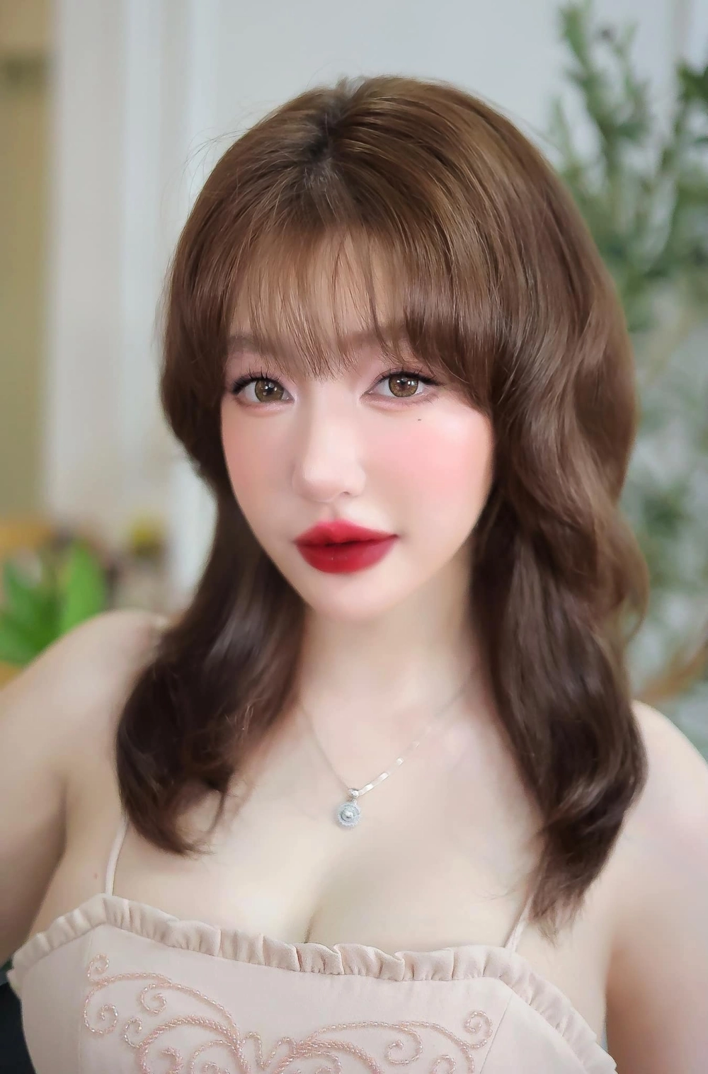 Elly Trần ig (Instagram) và những hình ảnh nóng bỏng, quyến rũ