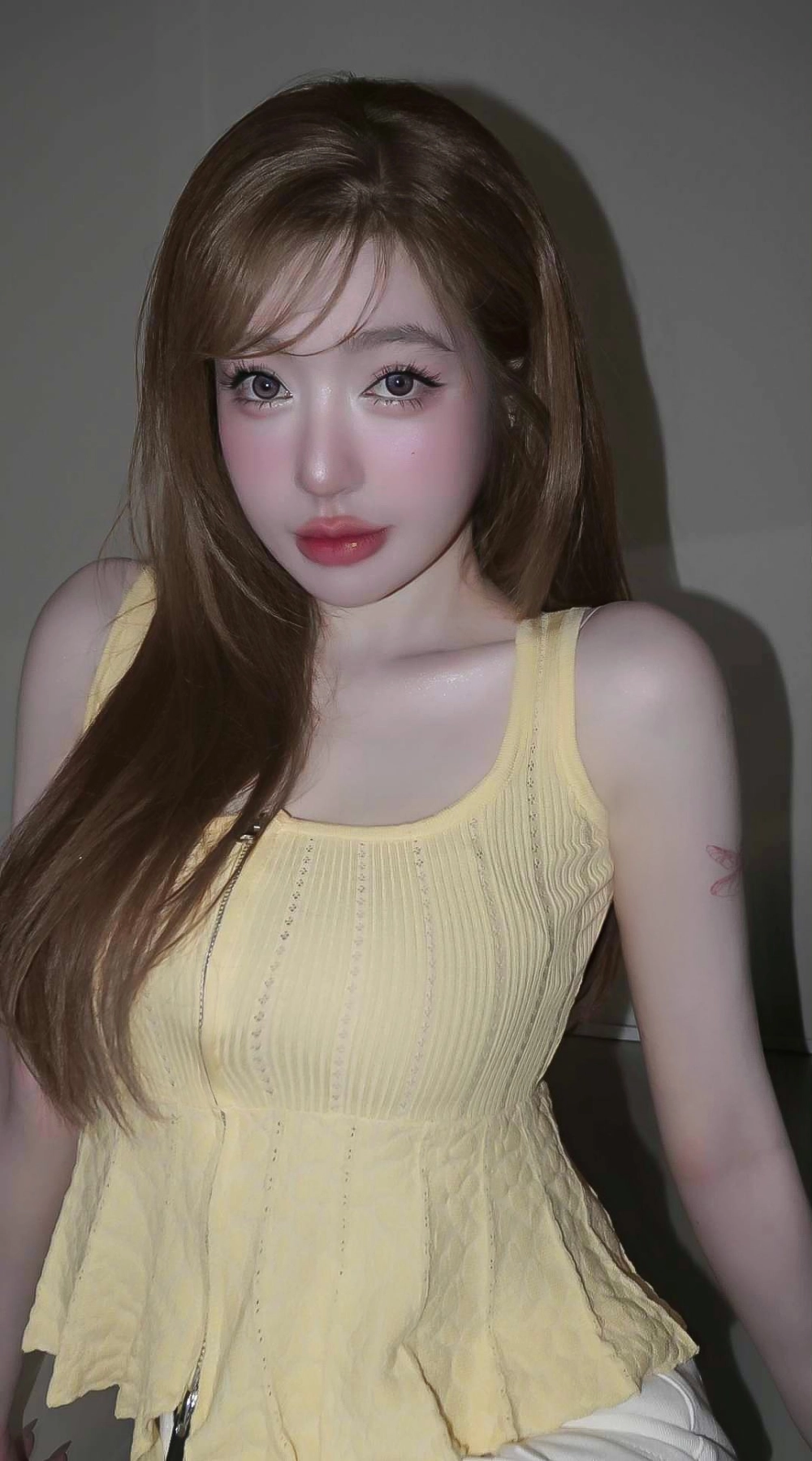 Elly Trần thời trẻ và hình ảnh hot girl thế hệ đầu vạn người mê