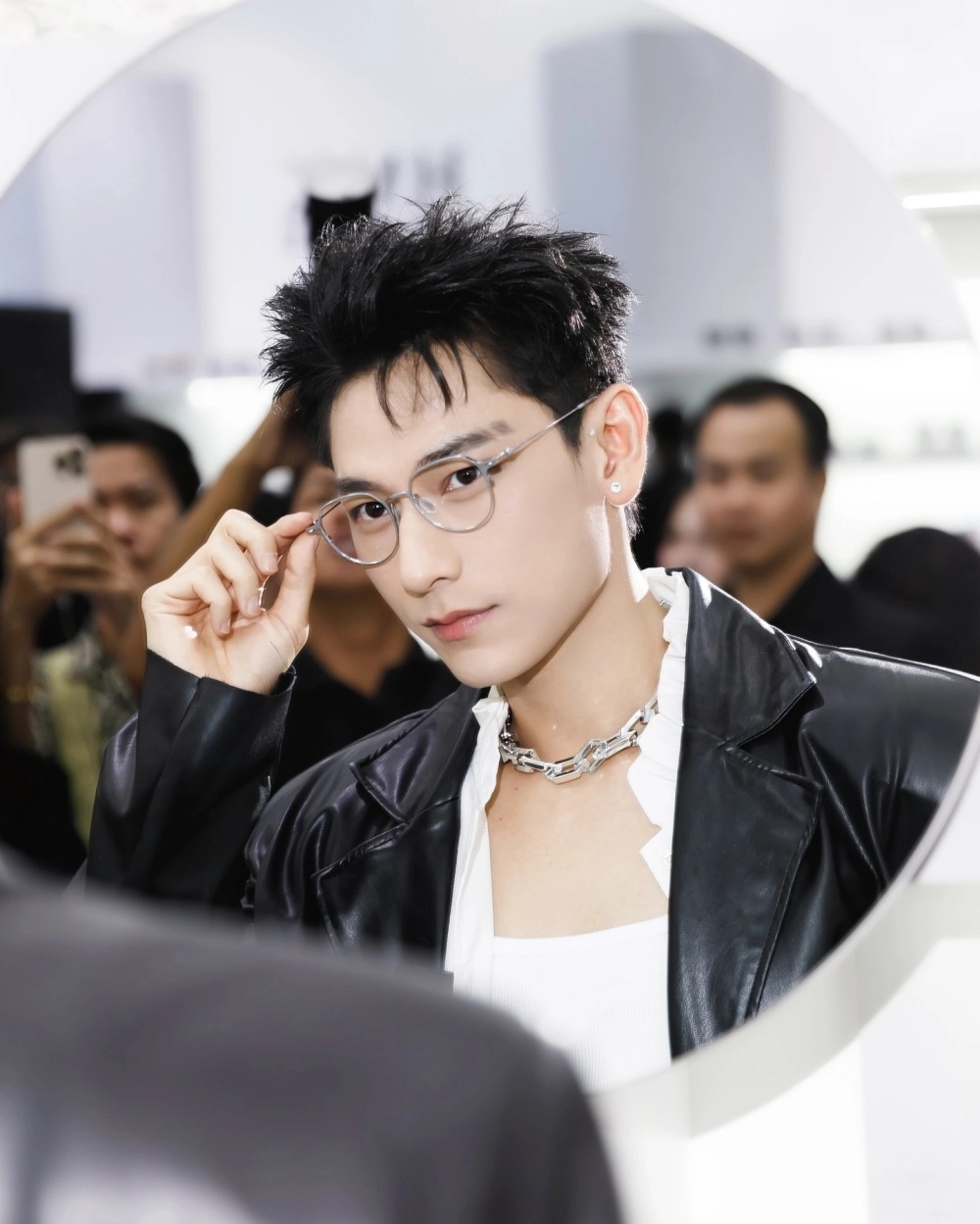 Isaac đóng phim và vai diễn ấn tượng trong Song Lang, Anh Trai Yêu Quái