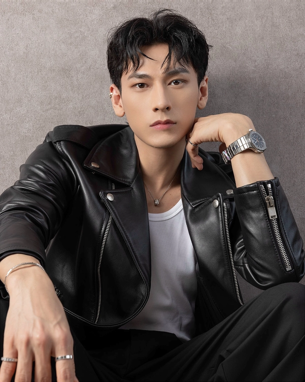 Isaac profile tóm tắt thông tin chi tiết về nam thần Vpop