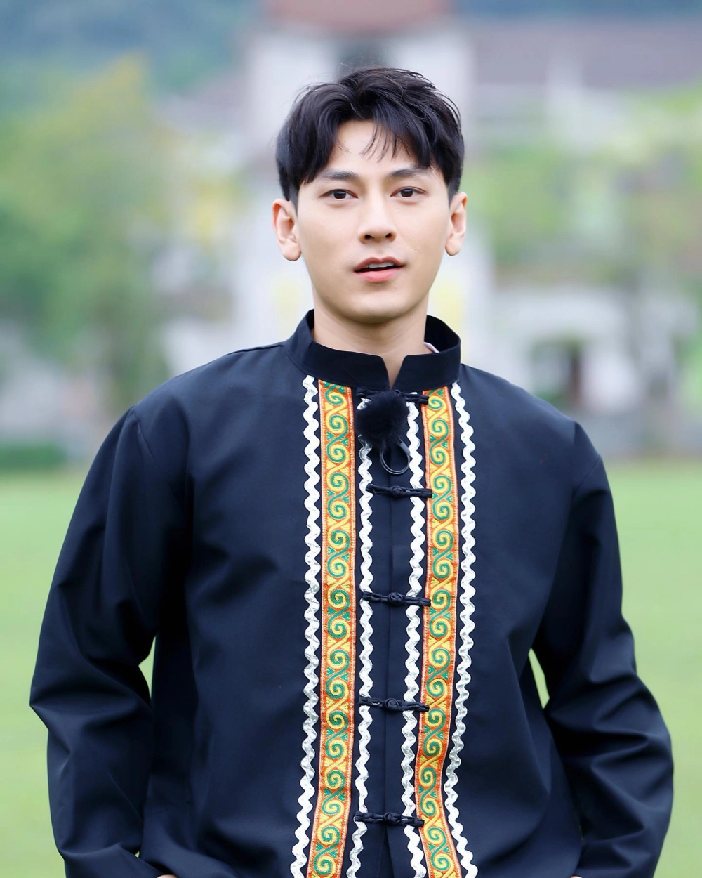 Isaac ngày/nơi sinh anh sinh ngày 13/06/1988 tại Cần Thơ