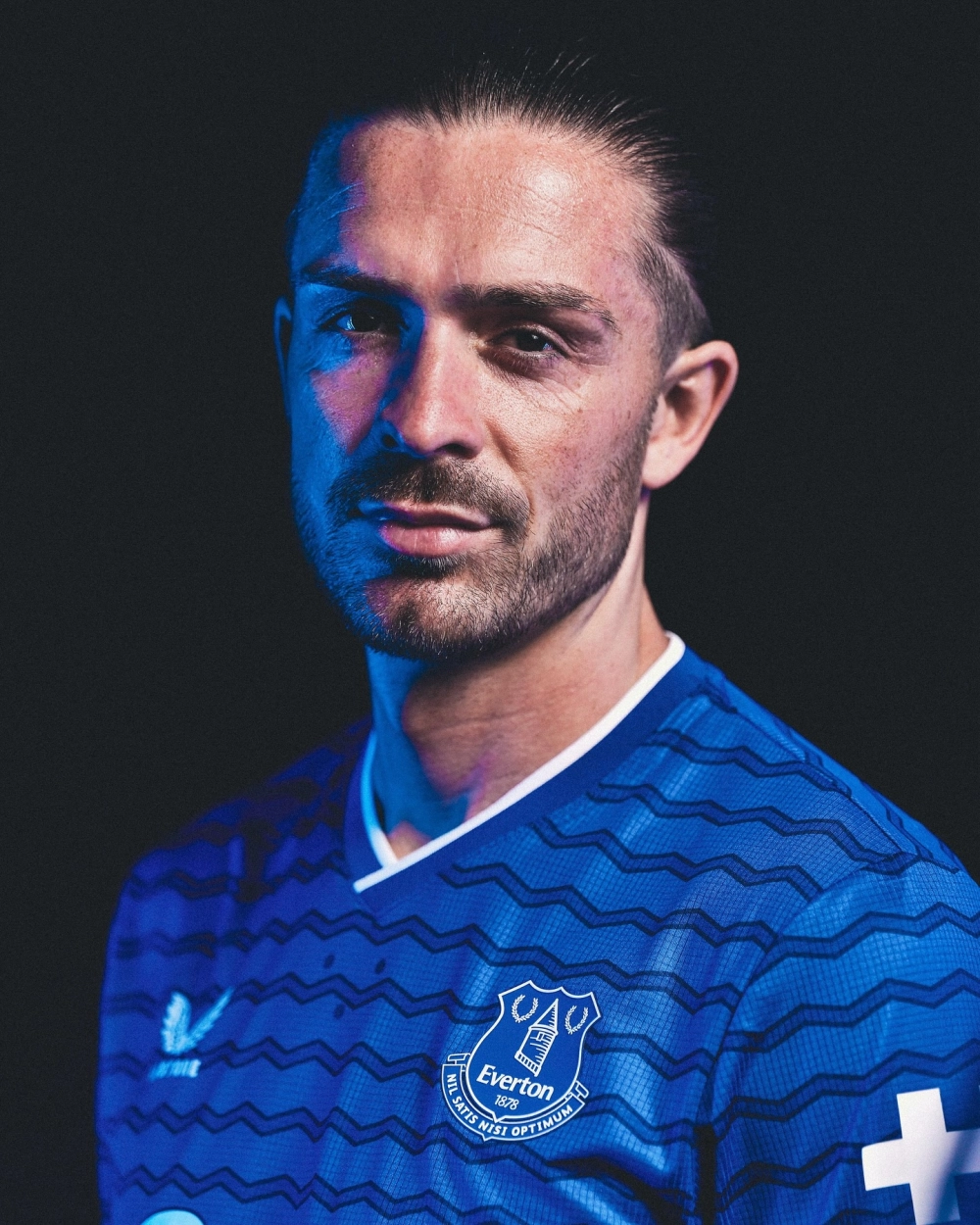 Jack Grealish hairstyle và chiếc băng đô đã thành thương hiệu