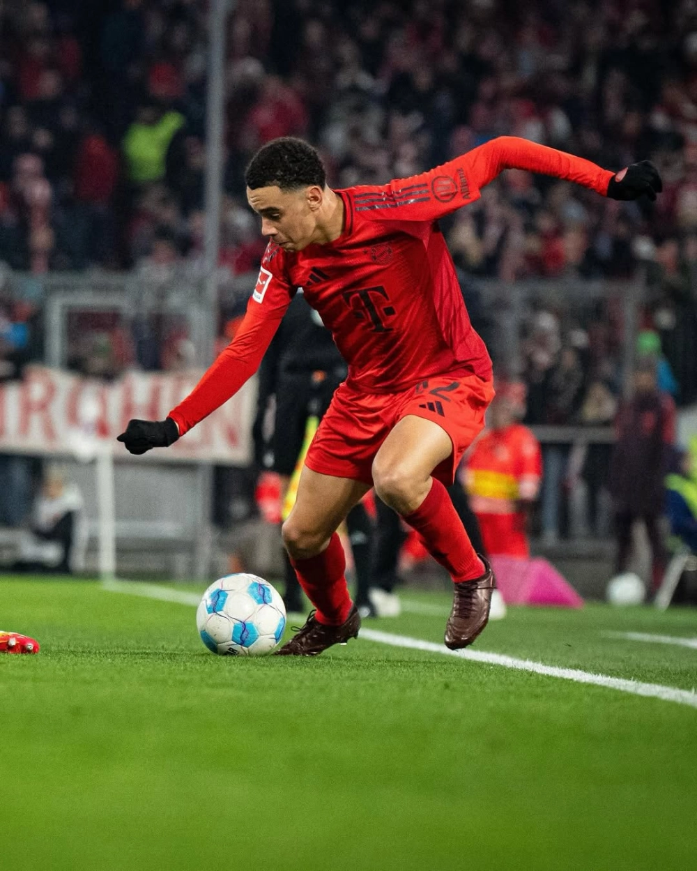 Jamal Musiala transfer và những tin đồn chuyển nhượng sang Premier League