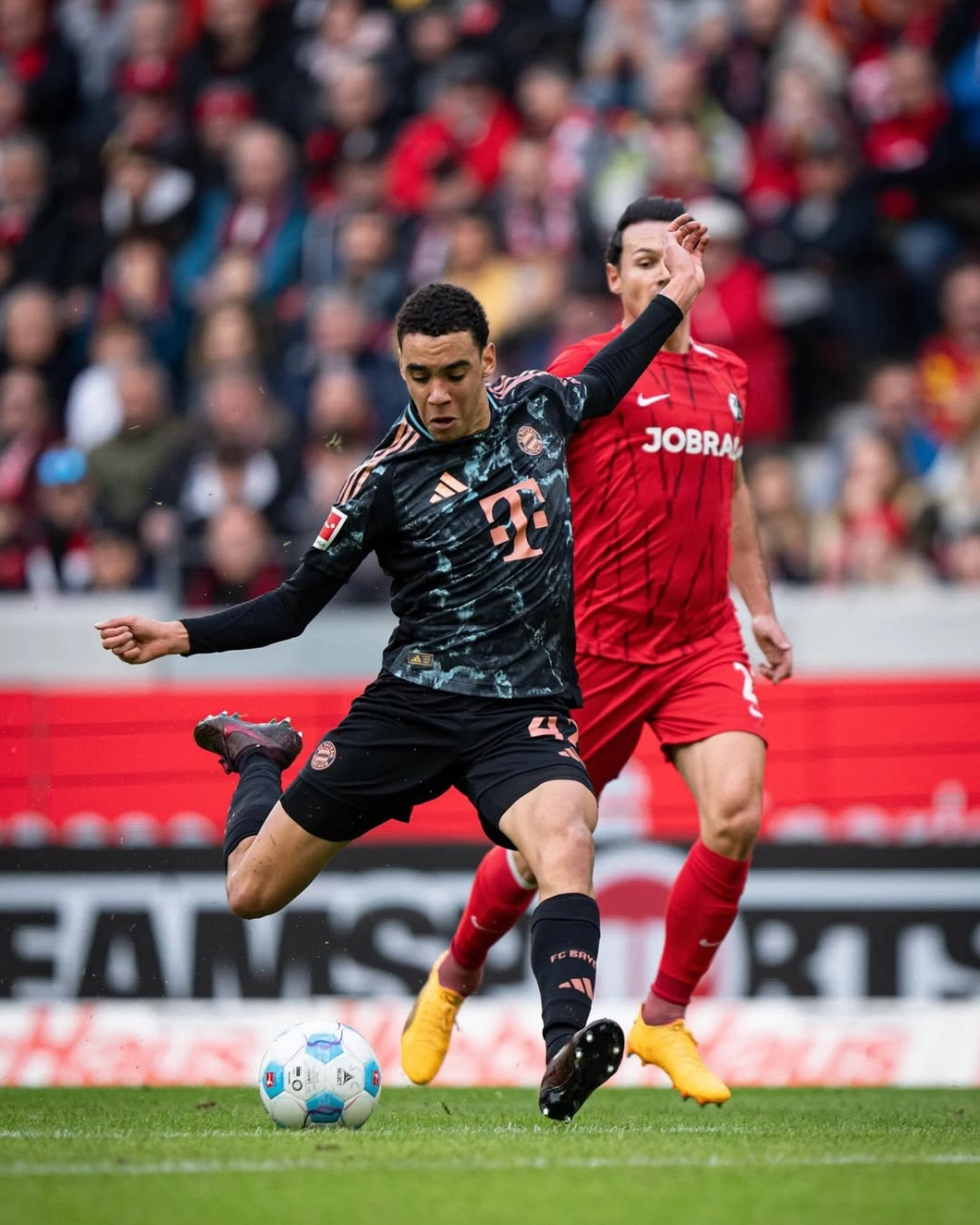 Jamal Musiala blessure (chấn thương) và tình hình của Bambi