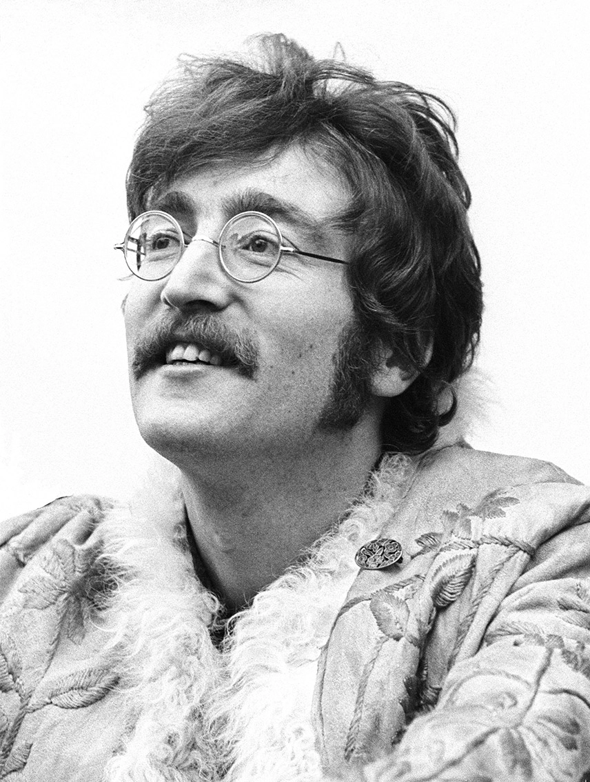 John Lennon death và niềm tiếc thương vô hạn của người hâm mộ