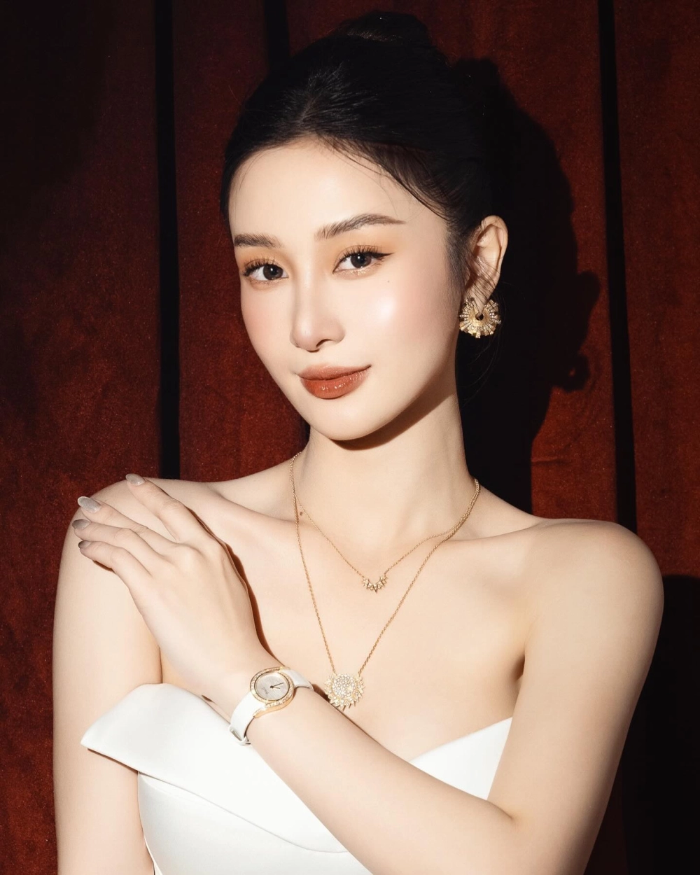Jun Vũ chiều cao và vóc dáng mảnh mai, cân đối