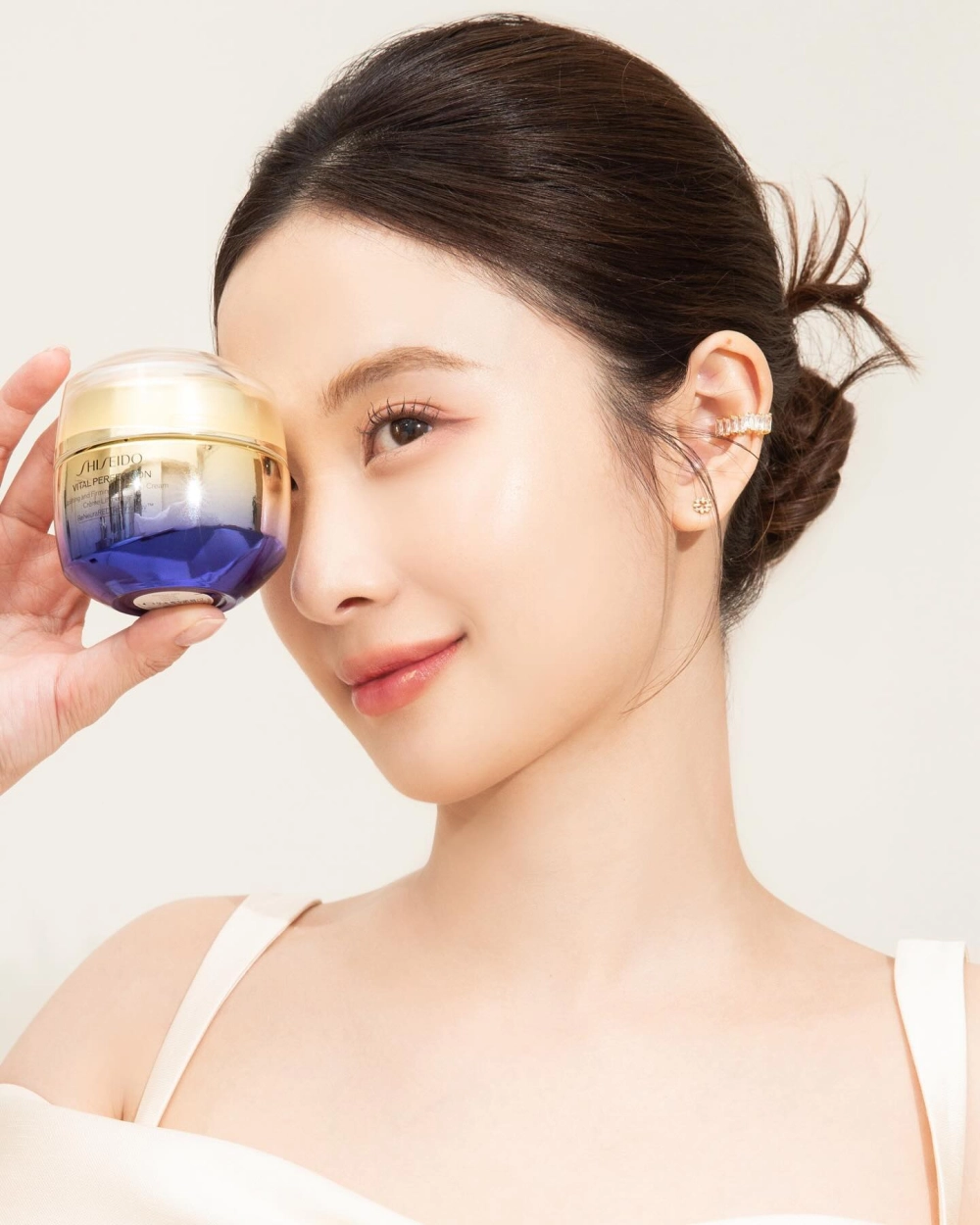 Jun Vũ là ai cô là diễn viên, người mẫu nổi tiếng người Việt gốc Thái