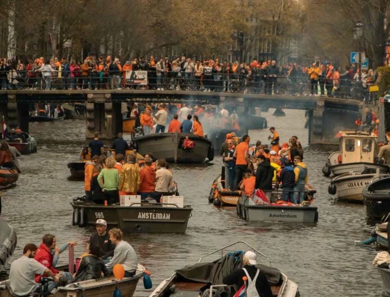 Tìm về King's Day huyền ảo