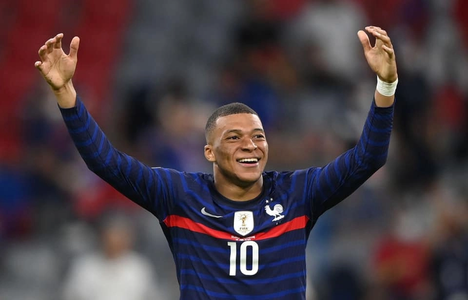 Kylian Mbappé contract và bản hợp đồng lịch sử với Real Madrid 2024