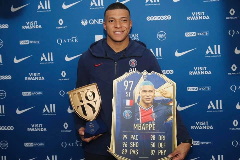 Kylian Mbappé Didier Deschamps và mối quan hệ với HLV tuyển Pháp