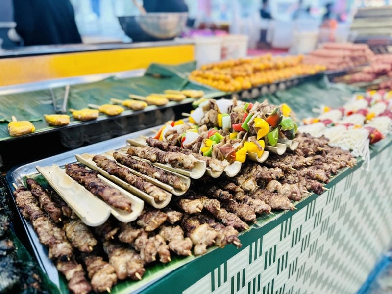 Lạc lối trong lễ hội ẩm thực đa dạng