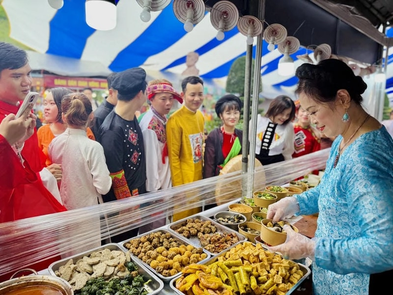 Hòa mình vào lễ hội ẩm thực truyền thống