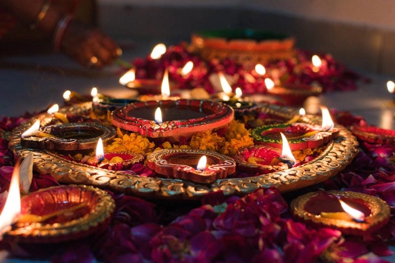 Thức dậy cùng Lễ hội ánh sáng Diwali sôi động