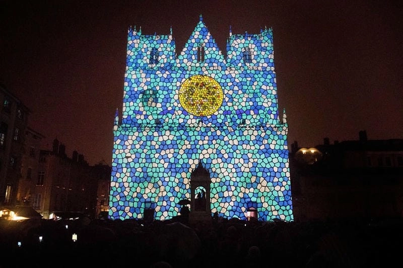 Lạc lối trong lễ hội ánh sáng Lyon hấp dẫn