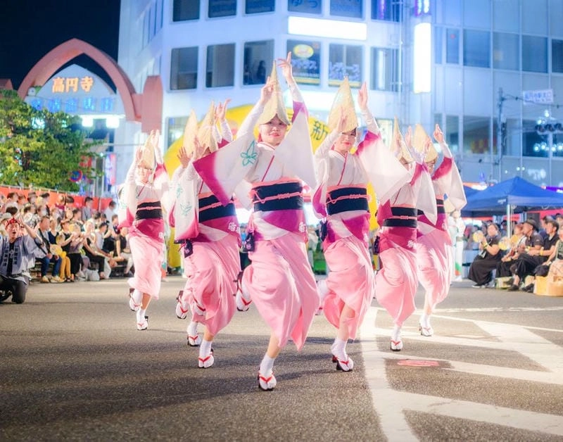 Săn những bức ảnh lễ hội Awa Odori sôi động