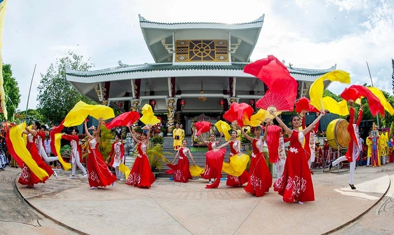 Sưu tầm những bức lễ hội Bà Chúa Xứ hấp dẫn