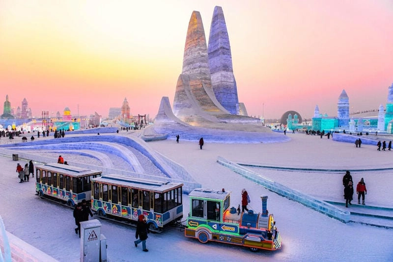 Ngắm nhìn vẻ đẹp lễ hội băng đăng Harbin hấp dẫn