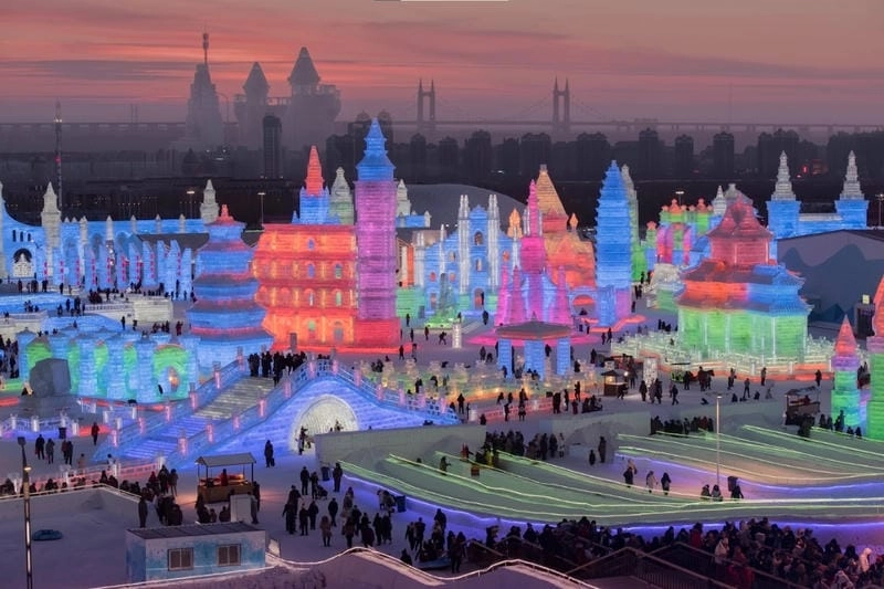 Cùng du ngoạn lễ hội băng đăng Harbin lung linh