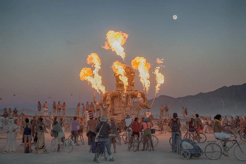Thức dậy cùng lễ hội Burning Man đặc sắc