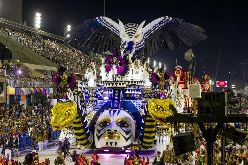 Cười sảng với lễ hội Carnival Rio de Janeiro hấp dẫn