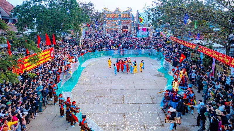 Ngắm nhìn vẻ đẹp Lễ hội Cầu Ngư sôi động