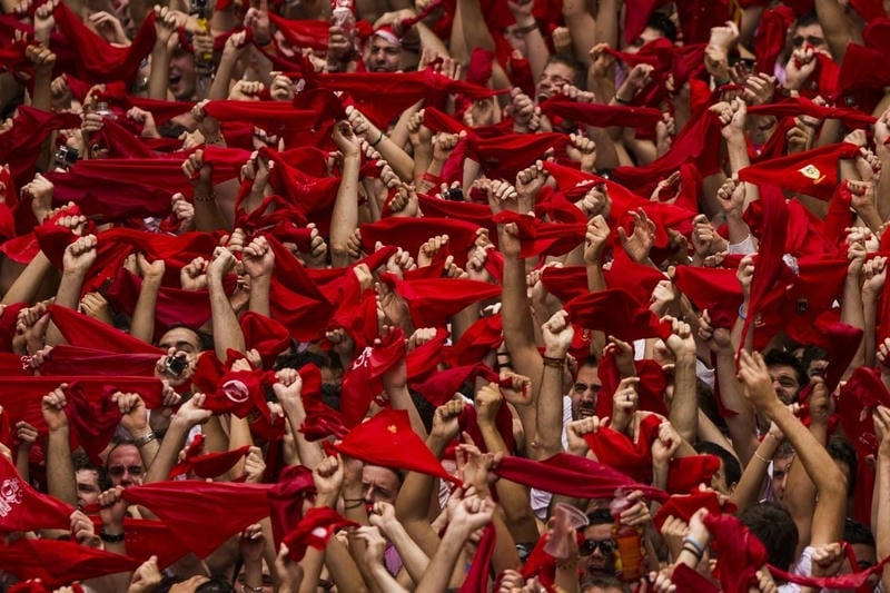 Ngắm nhìn vẻ đẹp lễ hội chạy đua với bò tót hấp dẫn