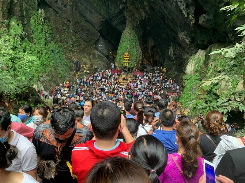 Ngắm nhìn vẻ đẹp Lễ hội Chùa Hương sôi động