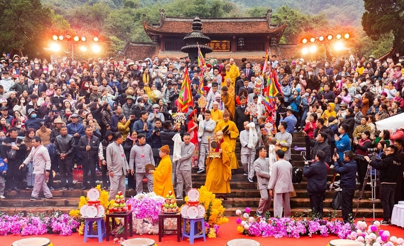 Cùng du ngoạn Lễ hội Chùa Hương cuốn hút