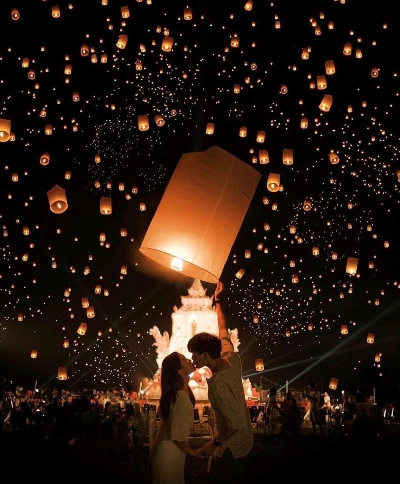 Cười sảng với Lễ hội đèn trời Yi Peng truyền thống