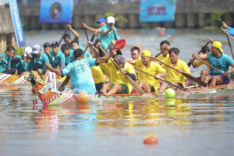 Tìm về Lễ hội đua ghe Ngo kịch tính