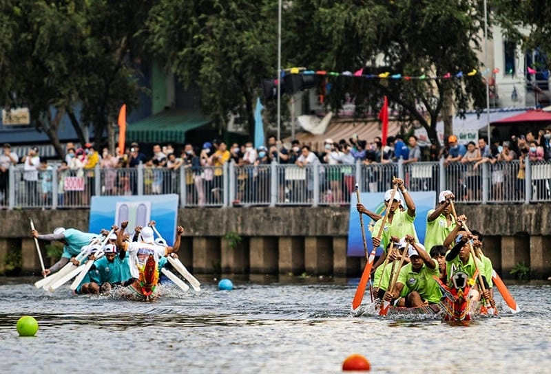 Sưu tầm những bức Lễ hội đua ghe Ngo hấp dẫn