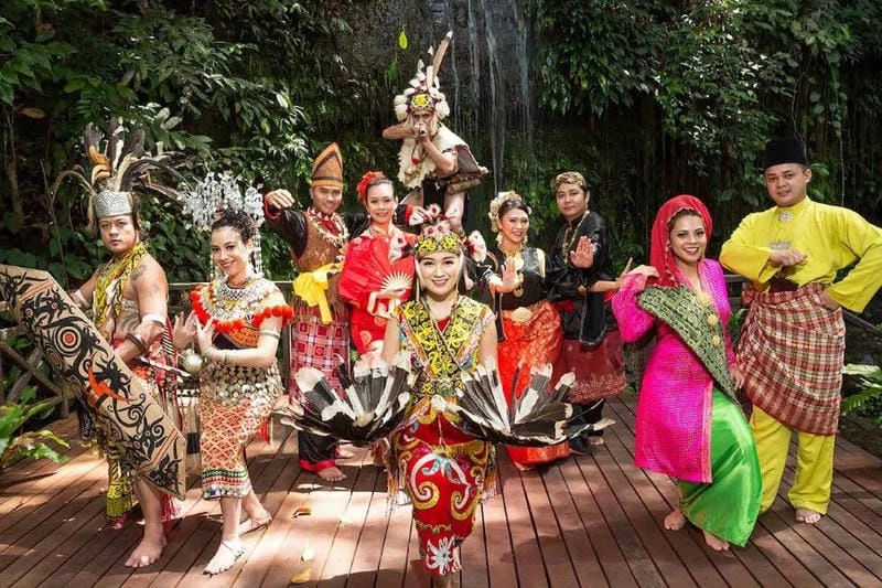 Cùng đắm mình trong Lễ hội Gawai Dayak sôi động