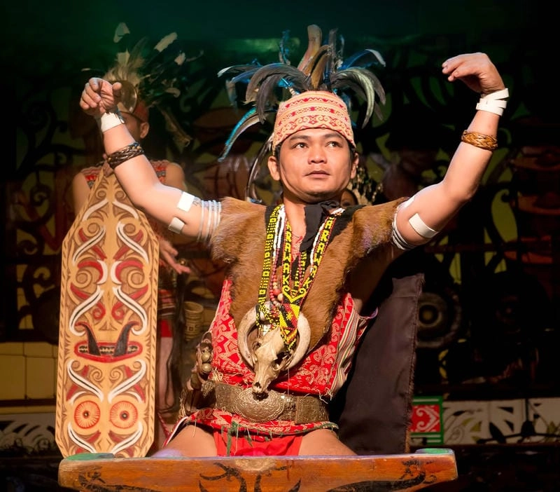 Lạc lối trong Lễ hội Gawai Dayak rực rỡ